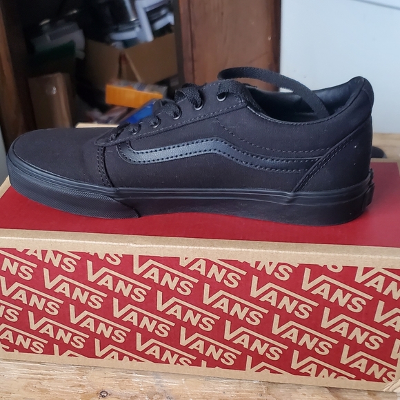 Vans - Picture 4 of 9